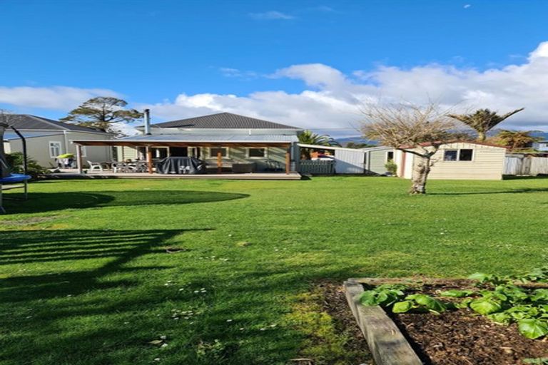 Photo of property in 138 Russell Street, Westport, 7825