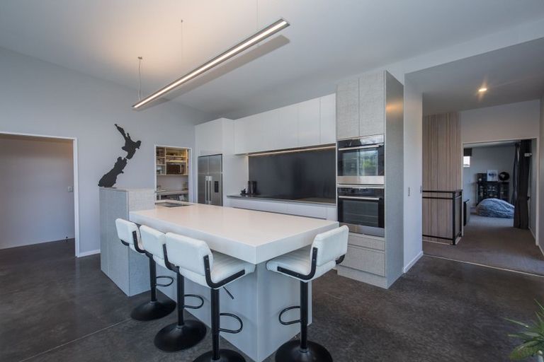 Photo of property in 48 Minaret Ridge, Wanaka, 9305