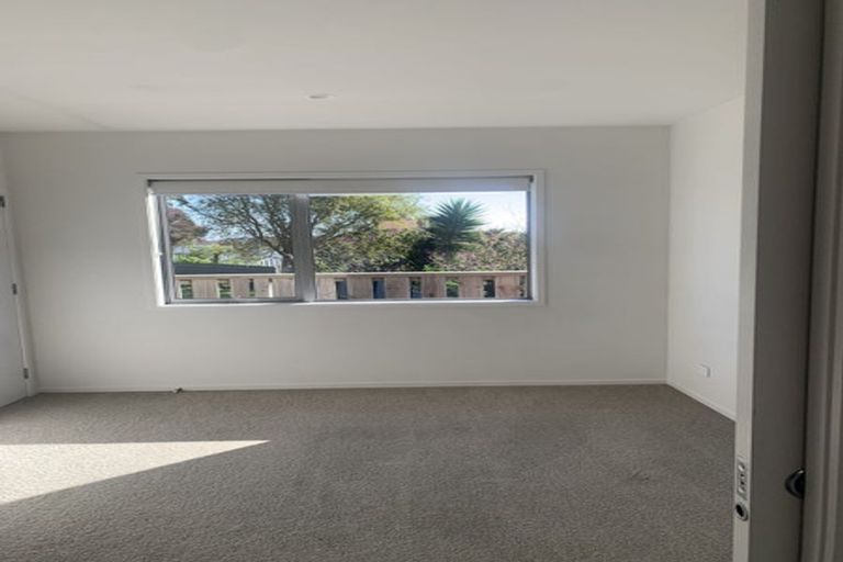 Photo of property in 8 Lavender Close, Spotswood, New Plymouth, 4310