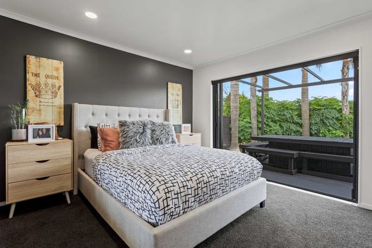 Photo of property in 4 Nadine Place, Mangere Bridge, Auckland, 2022