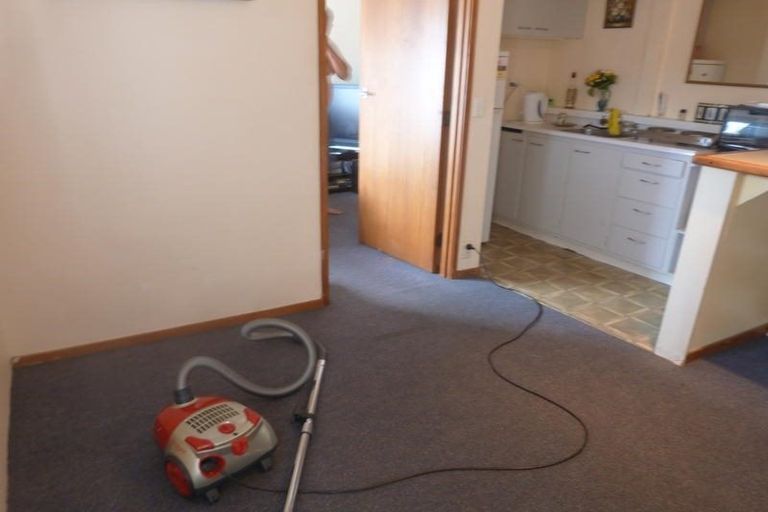 Photo of property in 1a/1 Divich Avenue, Te Atatu South, Auckland, 0610