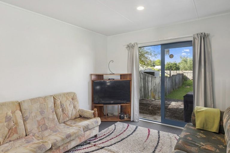 Photo of property in 2b Cherrywood Place, Western Heights, Rotorua, 3015
