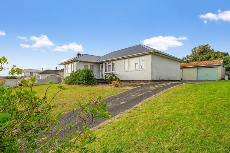 Photo of property in 90 Manuka Street, Castlecliff, Whanganui, 4501