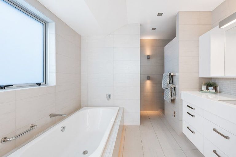 Photo of property in 233c Oceanbeach Road, Mount Maunganui, 3116
