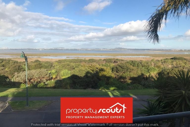 Photo of property in 20 Provence Esplanade, Te Atatu Peninsula, Auckland, 0610