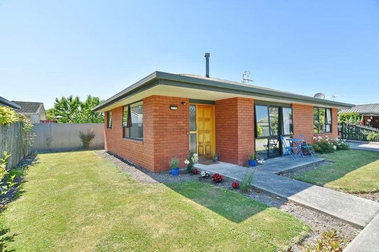 Photo of property in 15b Queen Street, Rangiora, 7400