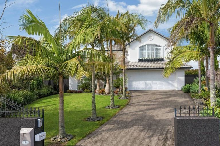 Photo of property in 16 Casabella Court, Northpark, Auckland, 2013