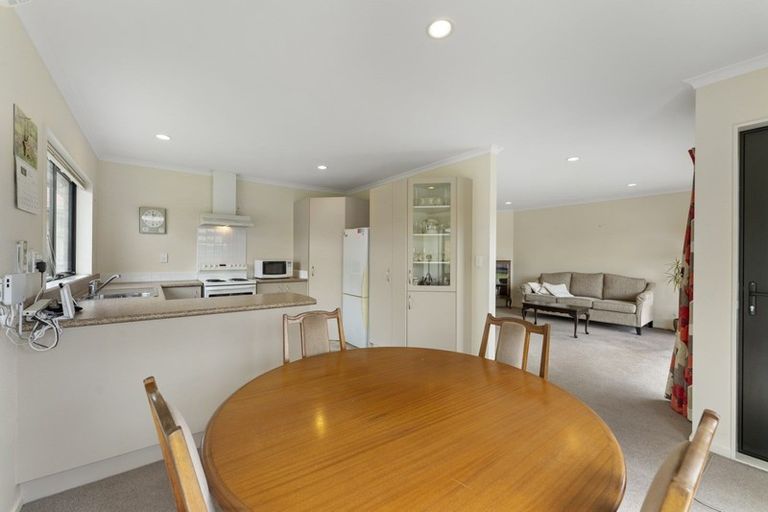 Photo of property in Rangeview Villas, 38/9 Fuller Close, Levin, 5510