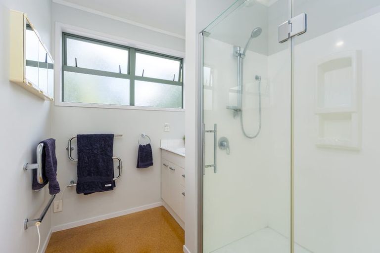 Photo of property in 14 Acacia Road, Torbay, Auckland, 0632