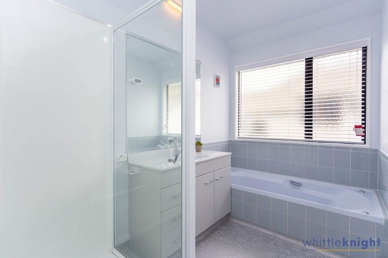 Photo of property in 12 Grangewood Lane, Burnside, Christchurch, 8053