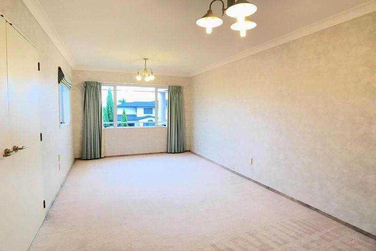 Photo of property in 19 Mansion Court, West Harbour, Auckland, 0618