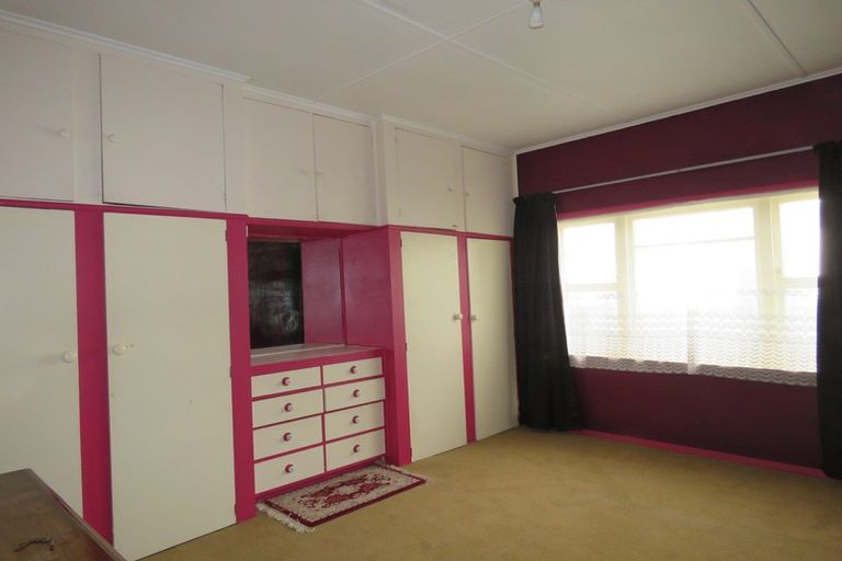 Photo of property in 60 Romilly Street, Westport, 7825