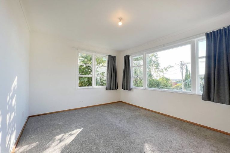 Photo of property in 8 Sherwood Avenue, Te Atatu South, Auckland, 0610