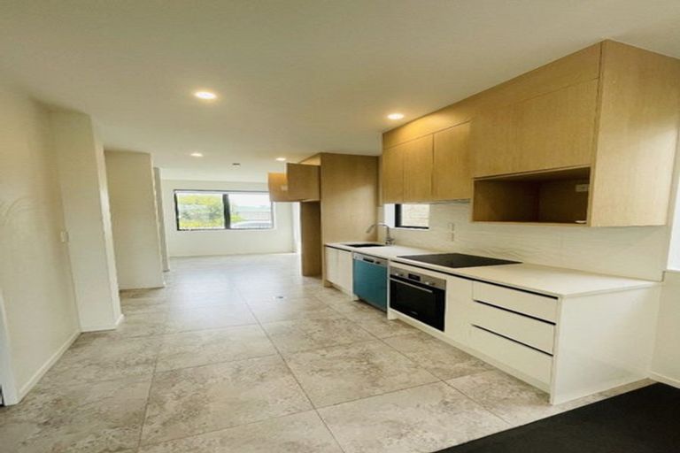 Photo of property in 5/1 Sylvan Crescent, Te Atatu South, Auckland, 0610