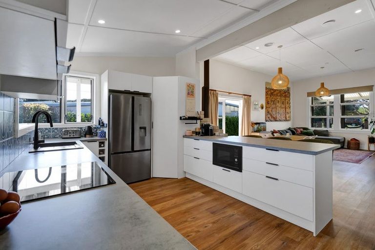 Photo of property in 2 Ohawe Terrace, Ohawe, Hawera, 4671