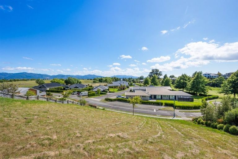 Photo of property in 36 Golf View Close, Fairhall, 7272