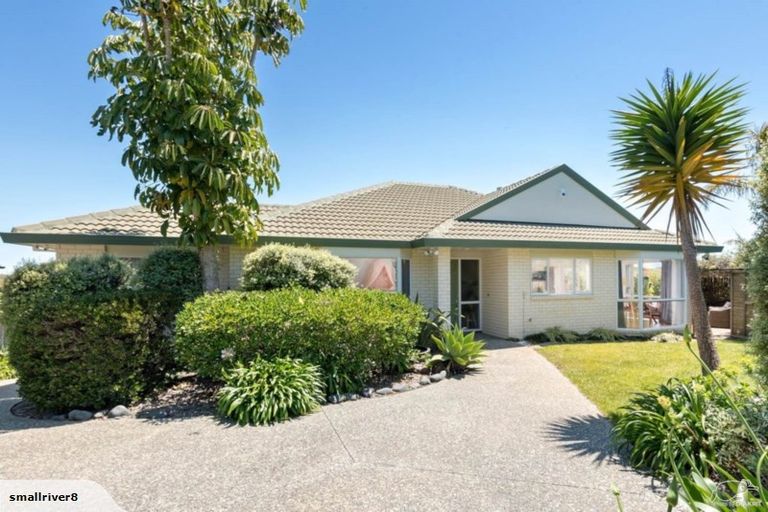 Photo of property in 22 John Brooke Crescent, East Tamaki Heights, Auckland, 2016