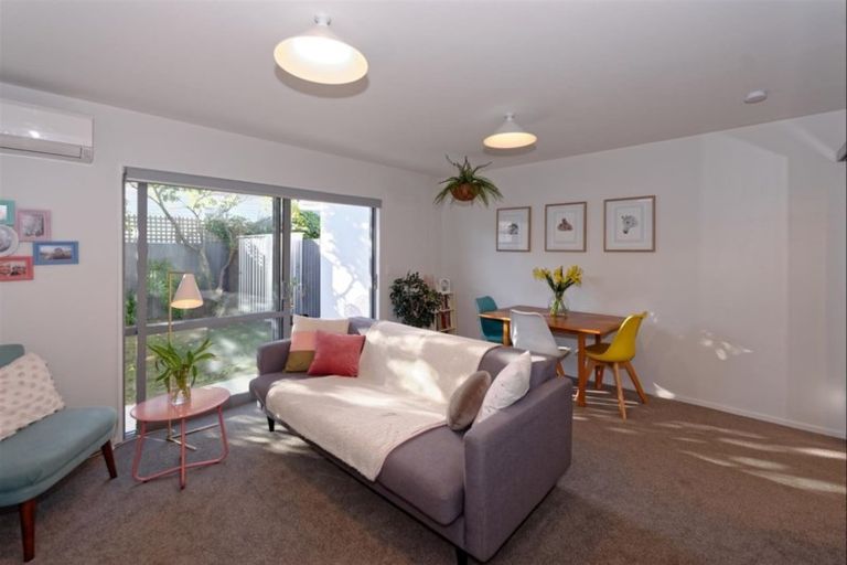 Photo of property in 3/77 Geraldine Street, Edgeware, Christchurch, 8013