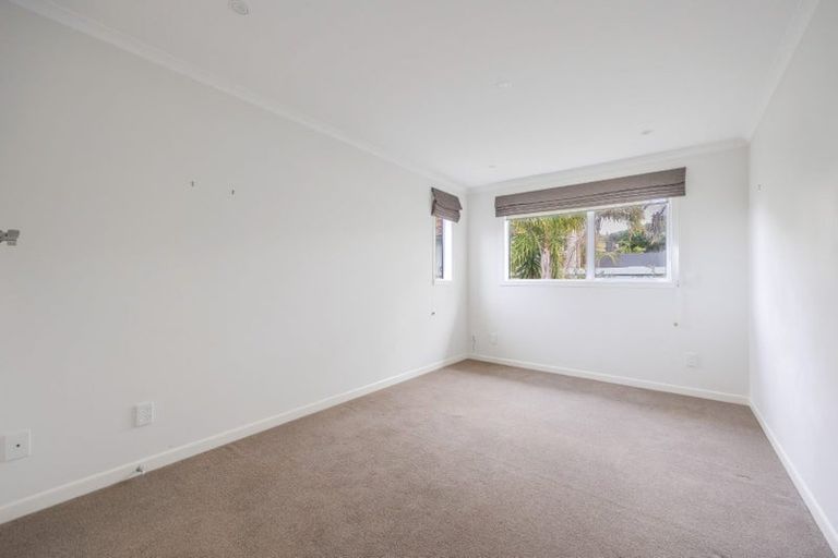 Photo of property in 17 Bevyn Street, Castor Bay, Auckland, 0620