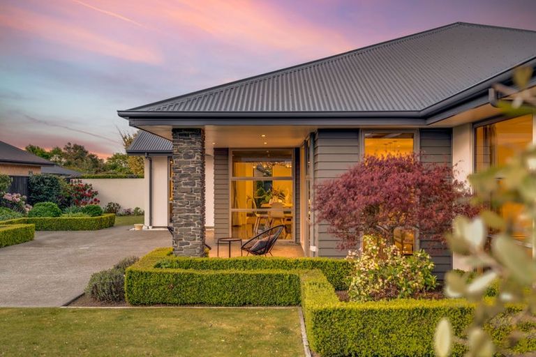 Photo of property in 14 Crown Close, Prebbleton, 7604