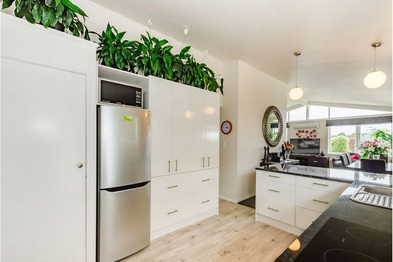 Photo of property in 11b Martin Road, Paraparaumu Beach, Paraparaumu, 5032