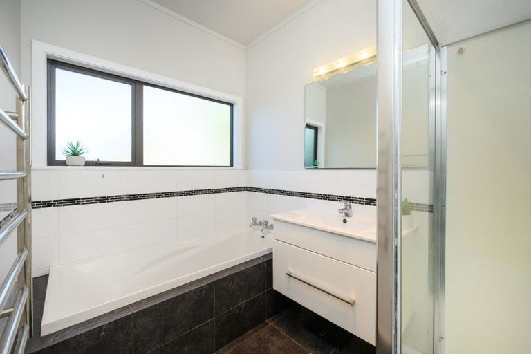 Photo of property in 6 Willowstream Grove, Cloverlea, Palmerston North, 4412
