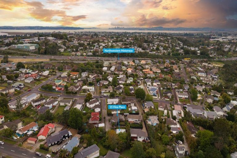 Photo of property in 15 Vina Place, Massey, Auckland, 0614