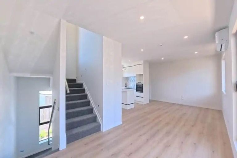 Photo of property in 7c Titirangi Road, New Lynn, Auckland, 0600
