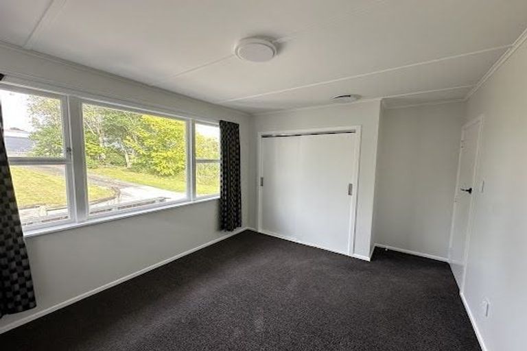 Photo of property in 32 Lynda Avenue, Paparangi, Wellington, 6037