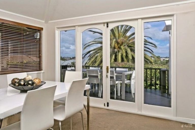 Photo of property in 1/19 Beach Road, Castor Bay, Auckland, 0620