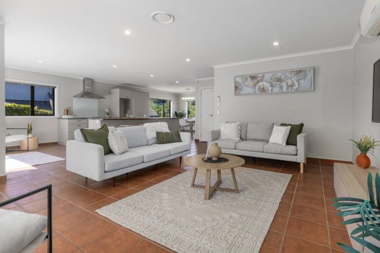 Photo of property in 6 Aotea Drive, Aotea, Porirua, 5024