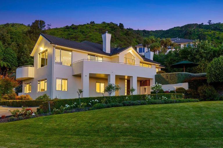 Photo of property in 3 Matata Place, Waikanae, 5036