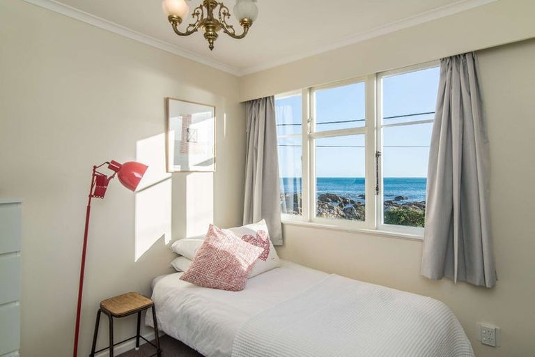 Photo of property in 170 The Esplanade, Island Bay, Wellington, 6023