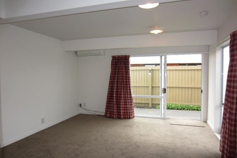 Photo of property in 2/511 Durham Street North, St Albans, Christchurch, 8014