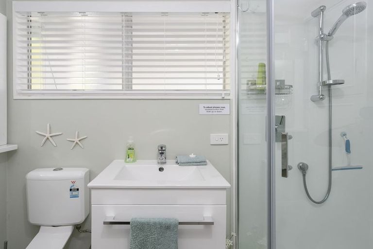 Photo of property in 4/22 Alberta Street, Acacia Bay, Taupo, 3330