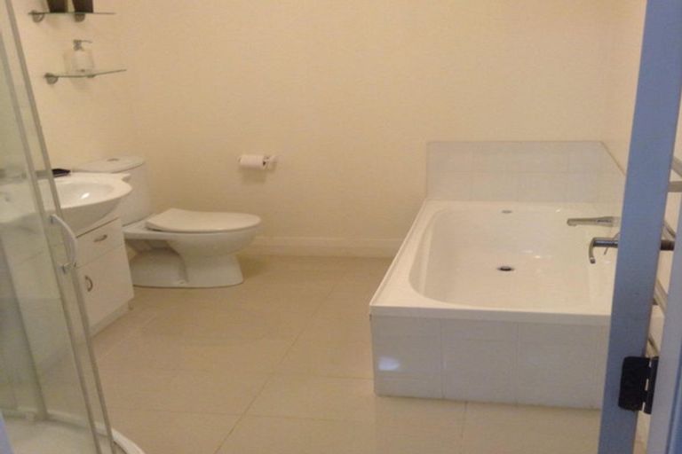 Photo of property in 2b Wilkinson Street, Oriental Bay, Wellington, 6011