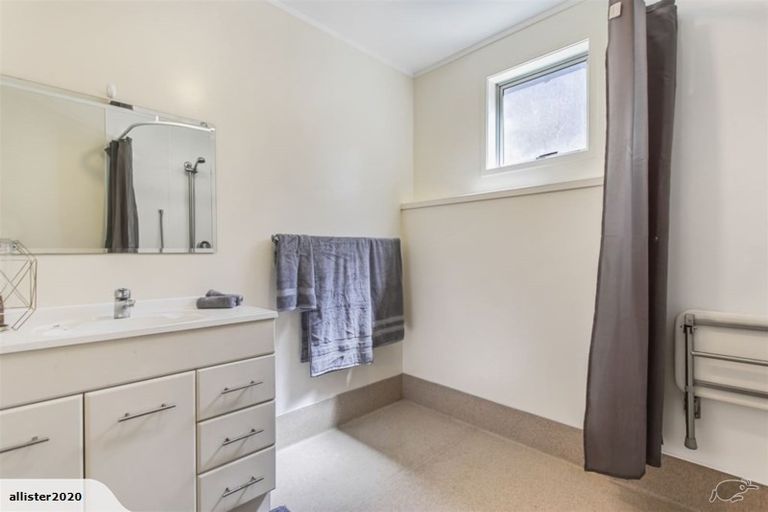 Photo of property in 117 Canongate Street, Birkdale, Auckland, 0626