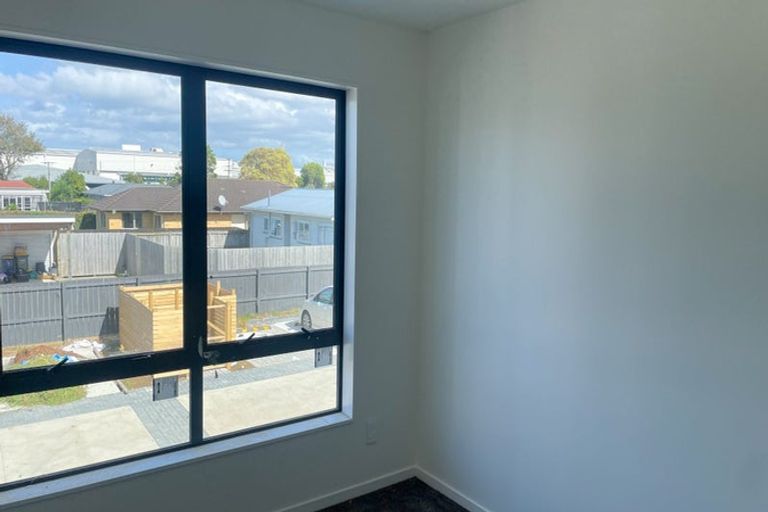 Photo of property in 3/5 Hikurangi Street, Te Atatu Peninsula, Auckland, 0610
