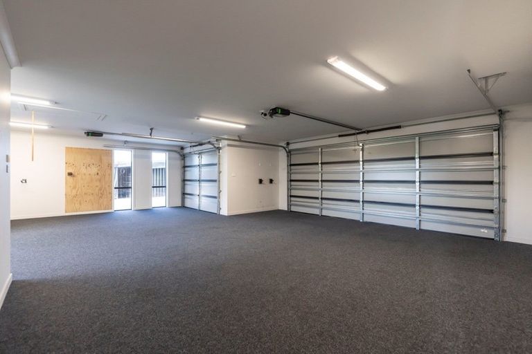 Photo of property in 33 Hogan Road, Cambridge, 3493