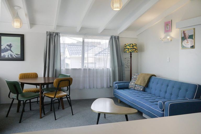 Photo of property in 24/125u Queens Drive, Lyall Bay, Wellington, 6022