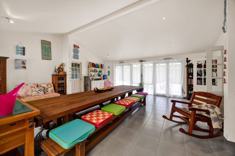 Photo of property in 9 Beach Road, Patea, 4520