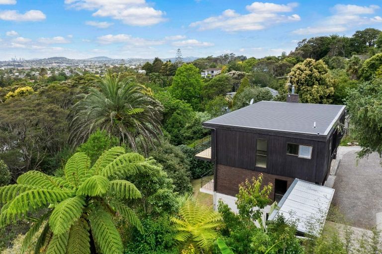 Photo of property in 229a Golf Road, Titirangi, Auckland, 0604