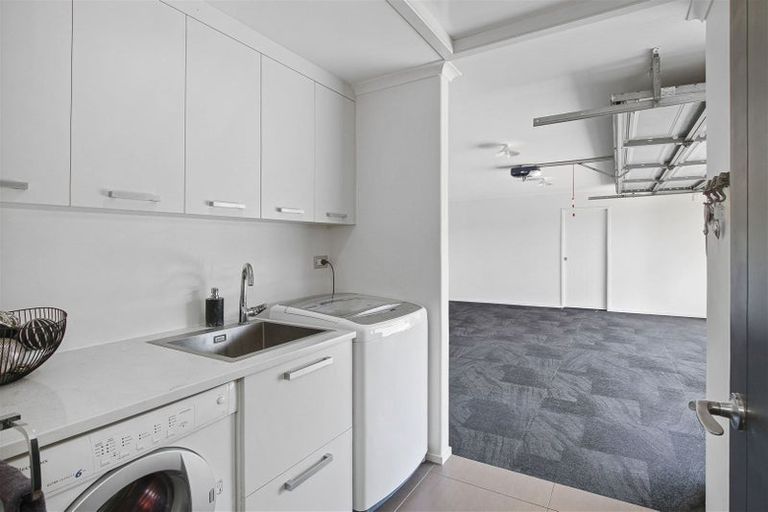 Photo of property in 8 Millbrook Drive, Waiuku, 2683