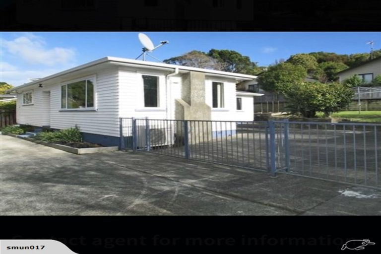 Photo of property in 106 Broderick Road, Johnsonville, Wellington, 6037
