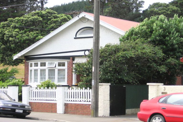 Photo of property in 1 The Parade, Island Bay, Wellington, 6023