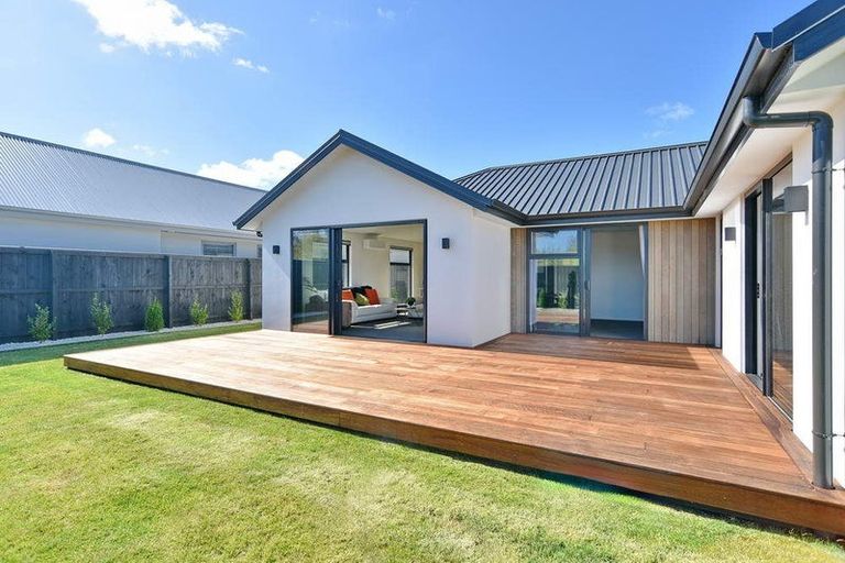 Photo of property in 10 Twin Meadows Drive, Casebrook, Christchurch, 8051