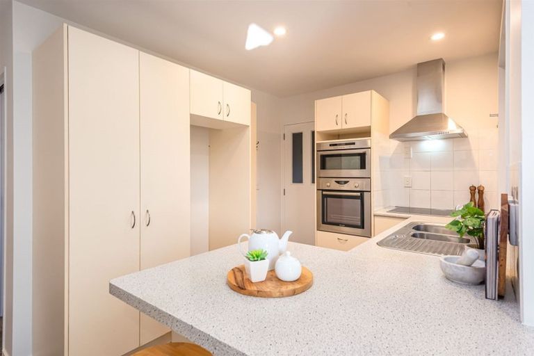 Photo of property in 112 Riverlaw Terrace, Saint Martins, Christchurch, 8022