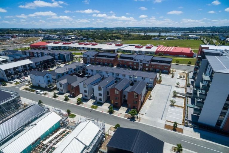 Photo of property in 91b Hobsonville Point Road, Hobsonville, Auckland, 0616