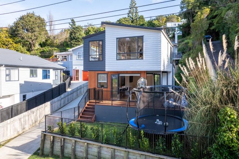 Photo of property in 16a Wilfred Street, Tawa, Wellington, 5028