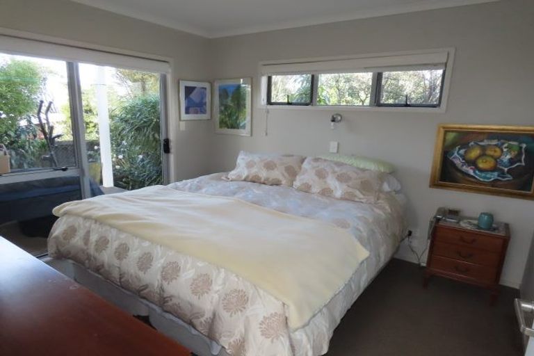 Photo of property in 116 Matipo Road, Te Atatu Peninsula, Auckland, 0610